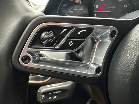 Certified 2025 Porsche 718 Cayman RWD image 31