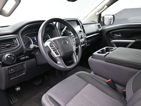 Used 2022 Nissan Titan SV RWD image 18