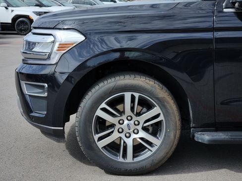 Used 2024 Ford Expedition Limited RWD image 3