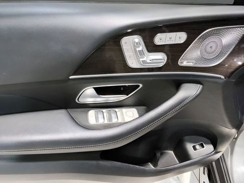 Used 2024 Mercedes-Benz GLS 450 4MATIC image 13