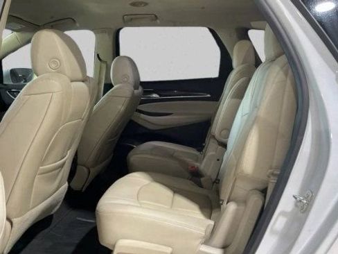 Used 2019 Buick Enclave Essence FWD image 11