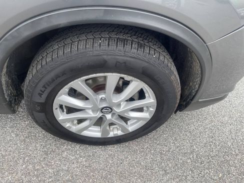 Used 2018 Nissan Rogue SV AWD/4WD image 33