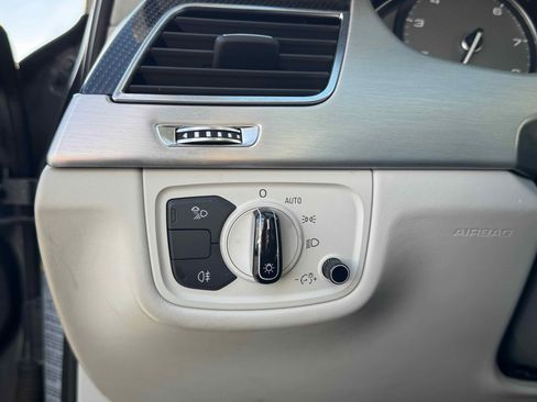 Used 2013 Audi S8 w/ Full Leather Pkg image 26