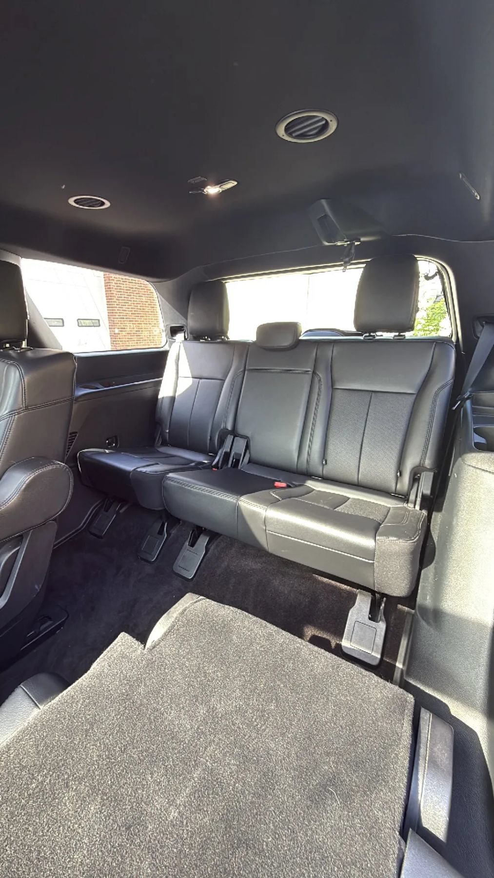 Used 2020 Ford Expedition XLT w/ Equipment Group 202A RWD image 30