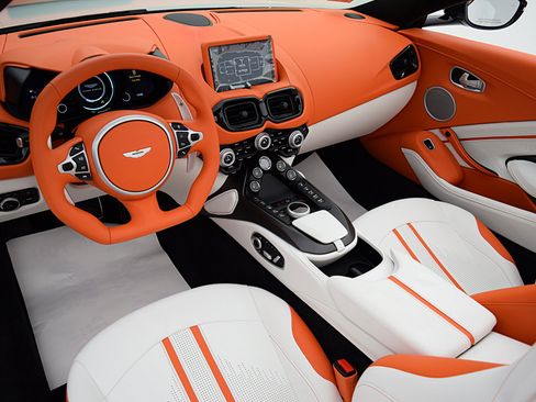 Used 2023 Aston Martin V8 Vantage Roadster RWD image 35