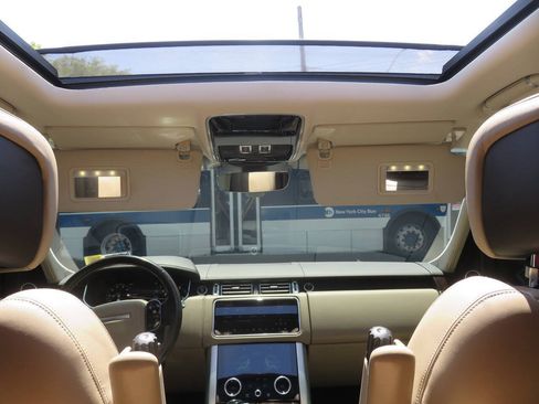 Used 2018 Land Rover Range Rover HSE AWD/4WD image 13