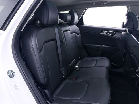 Used 2025 Kia Sportage EX w/ Premium Package image 37