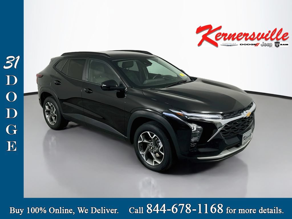 Used 2025 Chevrolet Trax LT w/ LT Convenience Package FWD image 1