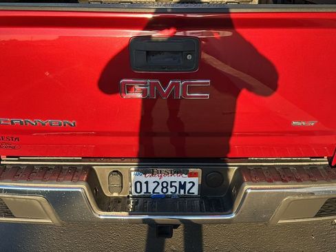 Used 2017 GMC Canyon SLT w/ Driver Alert Package image 9