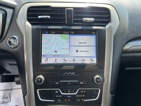 Used 2019 Ford Fusion SE image 26