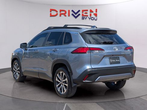 Used 2024 Toyota Corolla Cross XLE w/ Convenience Package image 3