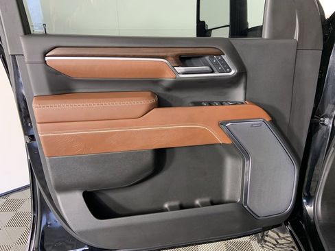 Used 2025 GMC Sierra 3500 Denali Ultimate image 25