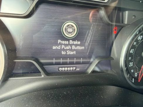 Used 2019 RAM 1500 Laramie AWD/4WD image 5