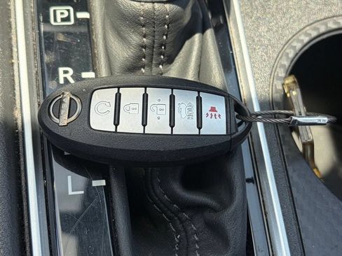 Used 2025 Nissan Altima 2.5 SV FWD image 12