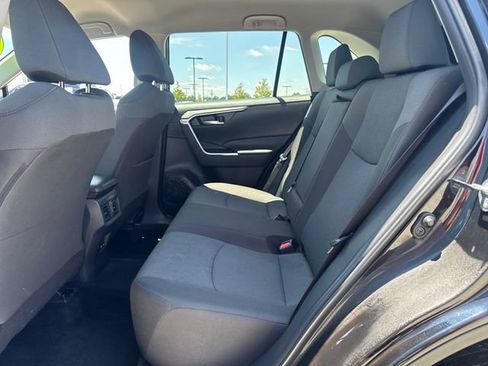 Used 2025 Toyota RAV4 XLE AWD/4WD image 15