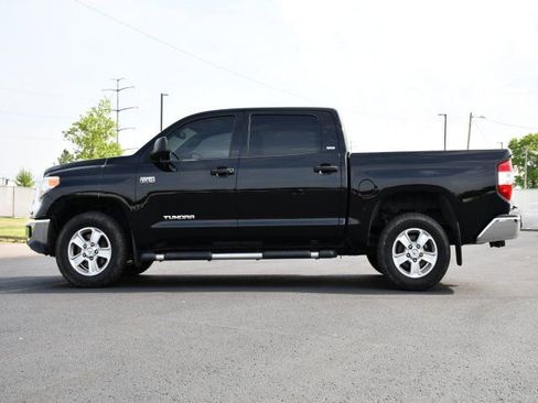 Used 2017 Toyota Tundra SR5 w/ SR5 Upgrade Package AWD/4WD image 4