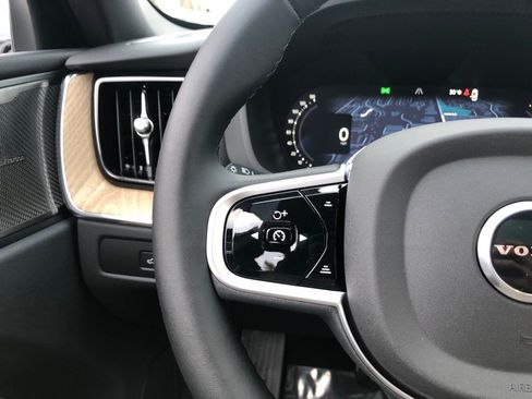 New 2026 Volvo XC60 B5 Plus w/ Protection Package Premier AWD/4WD image 20