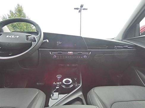 Used 2024 Kia Niro Wind w/ Wind Preserve Package FWD image 30