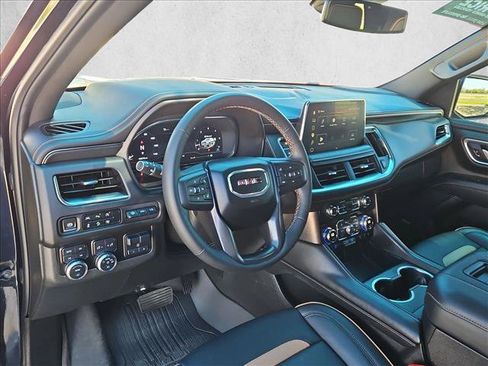 Used 2024 GMC Yukon AT4 w/ AT4 Premium Plus Package AWD/4WD image 10