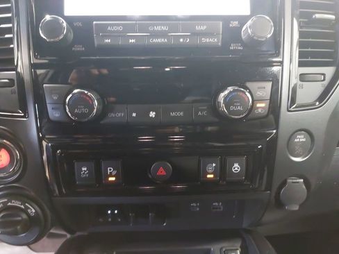 Used 2022 Nissan Titan PRO-4X w/ Pro-4x Convenience Package AWD/4WD image 22