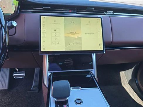 New 2025 Land Rover Range Rover SE image 21