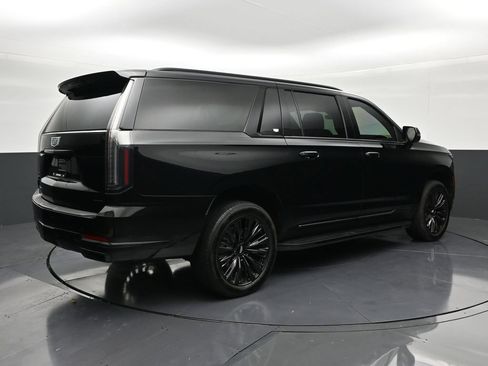 Used 2025 Cadillac Escalade ESV Sport w/ LPO, ONYX Package RWD image 5