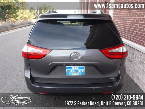 Used 2017 Toyota Sienna XLE Premium image 29