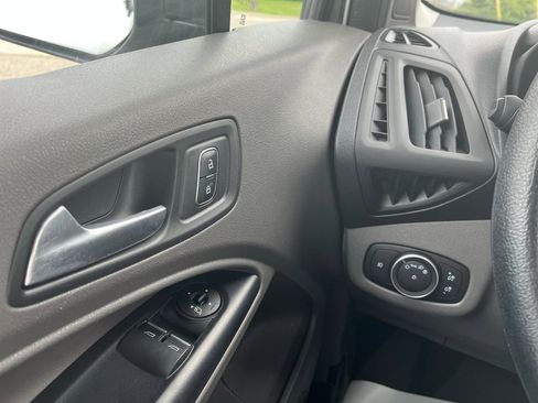 Used 2021 Ford Transit Connect XLT image 13