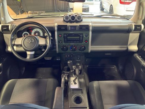 Used 2010 Toyota FJ Cruiser 4WD image 20