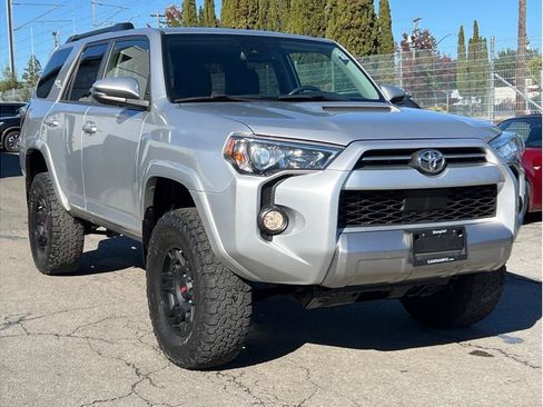 Used 2020 Toyota 4Runner TRD Off-Road Premium image 3