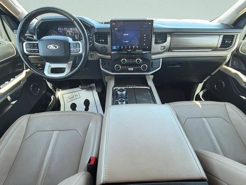 Used 2023 Ford Expedition Limited AWD/4WD image 14