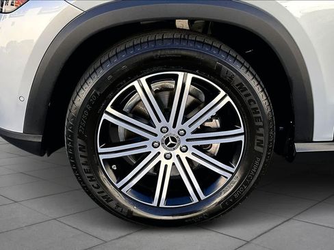 Used 2025 Mercedes-Benz GLE 350 4MATIC image 9