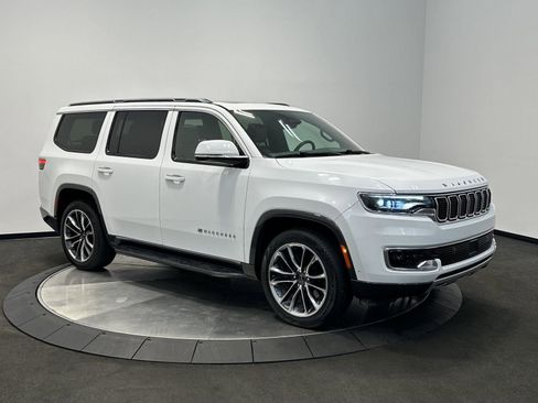 Used 2022 Jeep Wagoneer Series II w/ Premium Group I AWD/4WD image 2