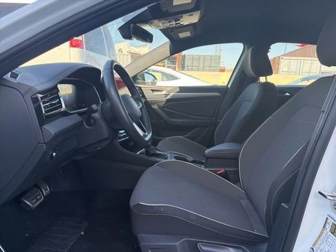 Used 2025 Volkswagen Jetta Sport image 7