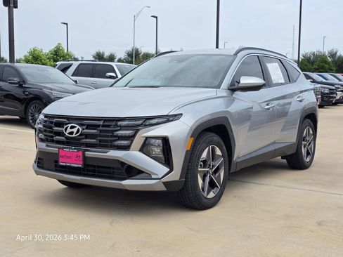 Used 2026 Hyundai Tucson SEL FWD image 2