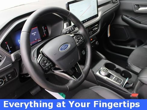 New 2026 Ford Escape SE image 2