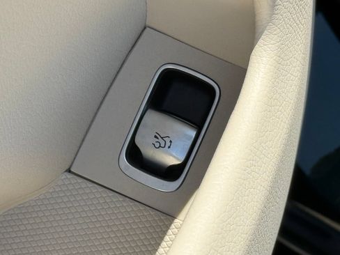 Used 2023 Mercedes-Benz EQS 450+ SUV image 24