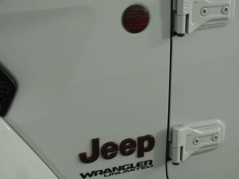 Used 2021 Jeep Wrangler Unlimited Rubicon image 42