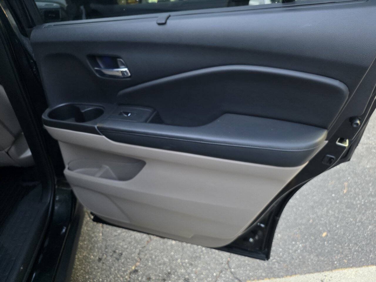 Used 2019 Honda Pilot Touring image 27