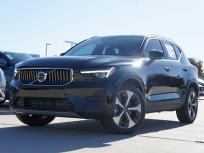 New 2025 Volvo XC40 B5 Core w/ Protection Package Premier