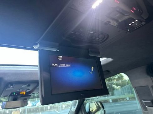 Used 2020 Cadillac Escalade Platinum AWD/4WD image 21