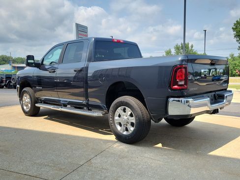 Used 2025 RAM 2500 Big Horn AWD/4WD image 3