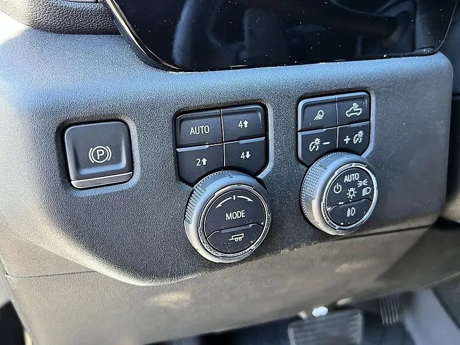 Used 2023 Chevrolet Silverado 1500 High Country w/ High Country Premium Package AWD/4WD image 27