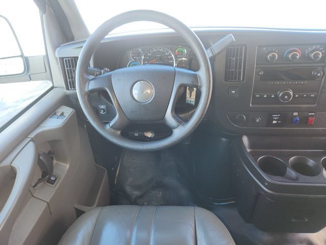 Used 2014 Chevrolet Express 2500 RWD image 26