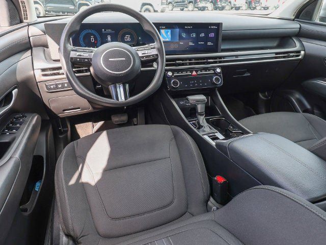 Used 2025 Hyundai Tucson SEL FWD image 16