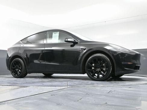 Used 2023 Tesla Model Y Long Range image 46
