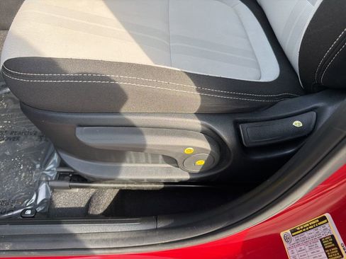 Used 2022 Hyundai Venue SEL w/ Cargo Package image 15