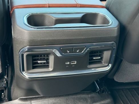 Used 2025 GMC Sierra 3500 Denali Ultimate AWD/4WD image 16