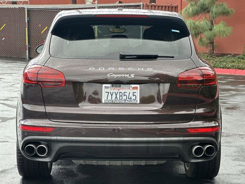 Used 2017 Porsche Cayenne S image 5