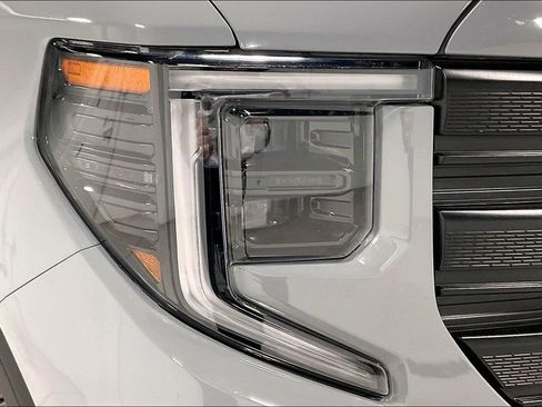 Used 2024 GMC Sierra 1500 Pro w/ Graphite Edition image 39